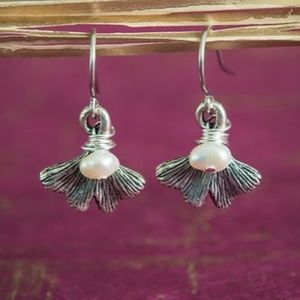Eclectic Earth Black Pearl Pierced Earrings NEW! Retail: $18